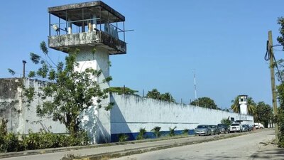 Las autoridades indagan a los reos evadidos del penal Las Palmas