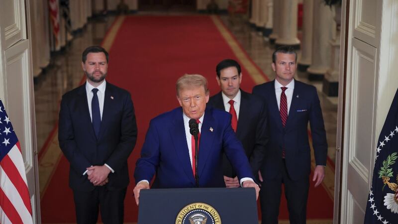 “Irán enfrentará más ataques militares a menos que haga la paz”, advierte Trump