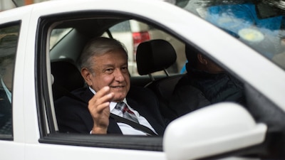 AMLO compartió dos de sus poemas favoritos durante su juventud