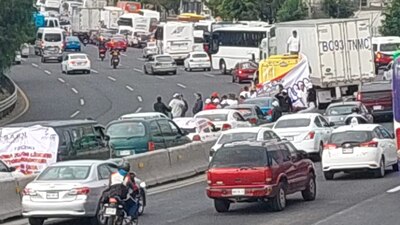 Los accesos desde Edomex están taponedos