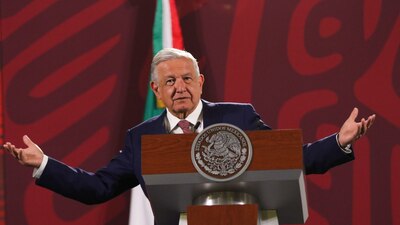 Señaló que los trabajadores mexicanos en EU son “luchonas y luchones"