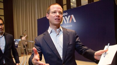 El panista se comprometió a ser el candidato "amigo de la inversión"