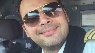Carlos Galván, piloto del avión de Aeroméxico que colapsó en Durango, aún está hospitalizado