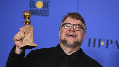 Guillermo del Toro presume su Globo de Oro como mejor director por 'La forma del agua'