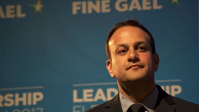 Aunque él mismo se declara de centro-derecha,Varadkar refleja la de la nueva y progresista Irlanda
