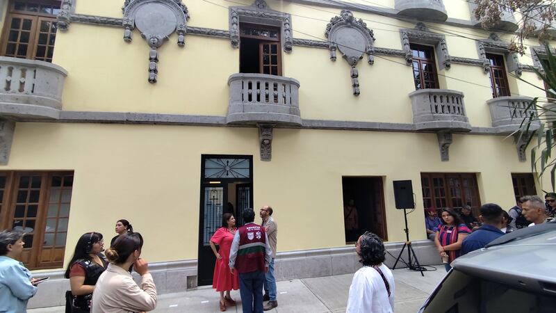 Clara Brugada entrega 52 viviendas en la colonia Roma; se beneficia a comunidades indígenas