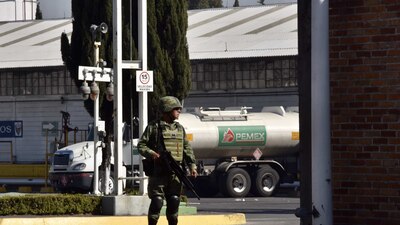 El gobierno federal envío militares para resguarda pipas de Pemex