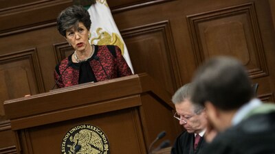 Janine M. Otálora renunció a su cargo como presidenta del Tribunal Electoral