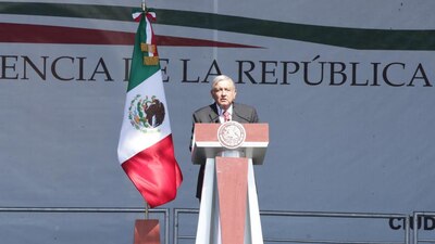 El presidente Andrés Manuel López Obrador afirmó este domingo que las mujeres son más honradas que los hombre