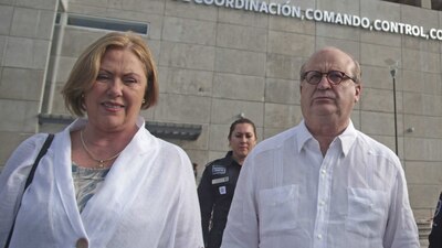Elena Cepeda y Graco Ramírez durante un evento de gobierno en 2016