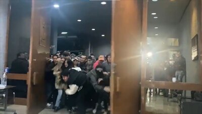 Al Congreso de Nuevo León ciudadanos entraron por la fuerza