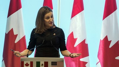 La canciller de Canadá dijo que los aranceles eran lo último que necesitaban los trabajadores