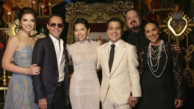 Pepe Aguilar, el padre de la novia, se adelantó en compartir las primeras imágenes de Nodal y Ángel