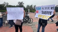 “No fue suerte, fue esfuerzo”: Aspirantes seleccionados de la UNAM protestan en Rectoría