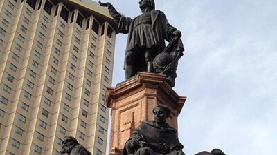 En octubre de 2020, retiraron la estatua de su pedestal