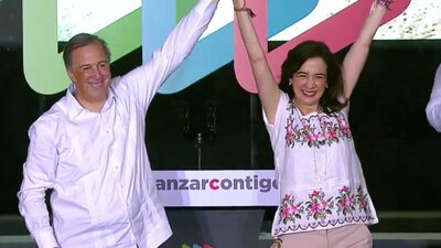 El candidato presidencial y su esposa en el arranque de campaña