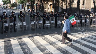 El primer cuadro de la CDMX fue cerrado y acceso fue restringido para evitar que la gente visitara el Zócalo