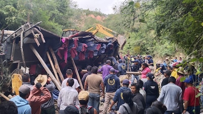 Algunos pobladores se encuentran apoyando las labores de rescate