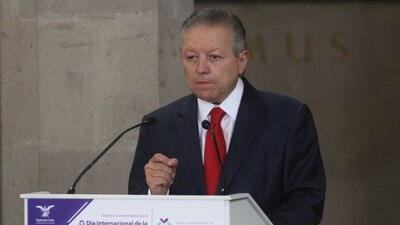 También ofreció una conferencia en la Universidad Iberoamericana en la que dio a conocer las bondades de la reforma judicial de 2021