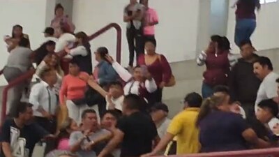 El evento terminó con tribus de Morena agarrándose a golpes