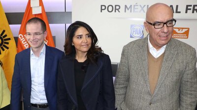 Anaya, Barrales y Dante Delgado encabezaron la coalición 'Por México al Frente'