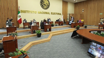 Diputados prevén un recorte de más de 4 mil 900 millones de pesos al gasto solicitado por el Instituto para 2022
