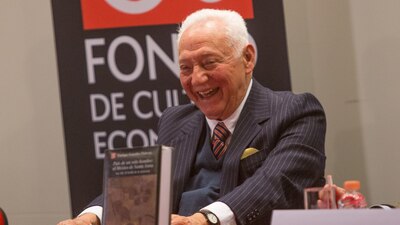 Fue doctor honoris causa por la UNAM y escribió unos 30 libros