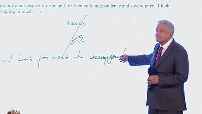 AMLO mostró la postdata de la carta que el presidente de Estados Unidos, le envió el 29 de agosto
