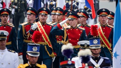 En el festejo hubo un contingente de militares rusos