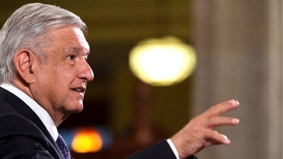 El mandatario dijo que también tomaría la decisión de dejar la Presidencia, sin esperar la revocación de mandato