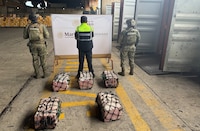 Marina incauta más de 130 kilos de cocaína en aduana de Lázaro Cárdenas