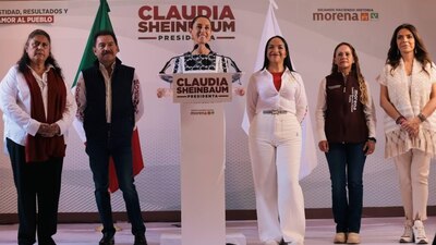 En la conferencia estuvieron presentes Ignacio Mier Velazco y Lizeth Sánchez García, candidatos al Senado
