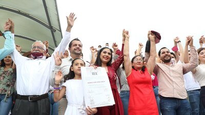 La excandidata tomará protesta como la primera gobernadora de Colima el 1 de noviembre y ocupará el cargo hasta el 2027