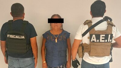 La mujer fue aprehendida por personal de la Fiscalía y de la Agencia de Investigación