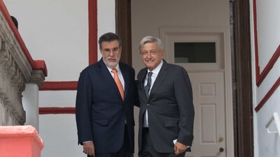 El consejero jurídico aseveró en entrevista con Aristegui que habría que taparles la boca a los reporteros.