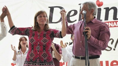 Tatiana Clouthier y AMLO durante la campaña electoral del Edomex el año pasado