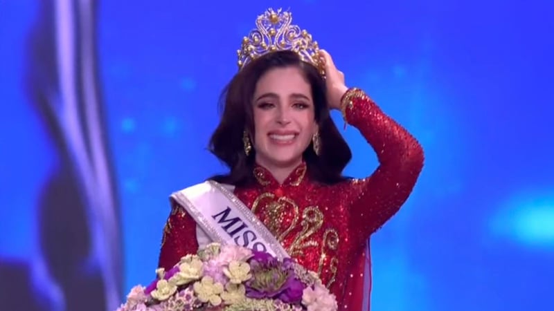 La mexicana Fátima Bosch se corona como Miss Universo 2025