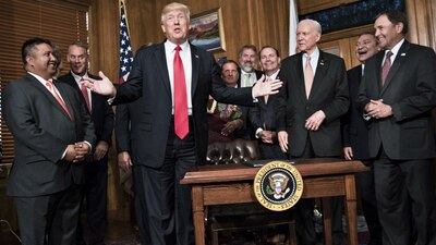 Algunos planes gubernamentales de Trump enfrentan oposición de la mayoría de los estadounidenses