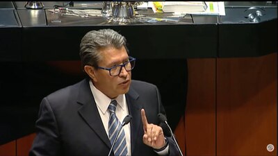 El senador, dijo que es un idealista y que no permitirá que se viole la Constitución