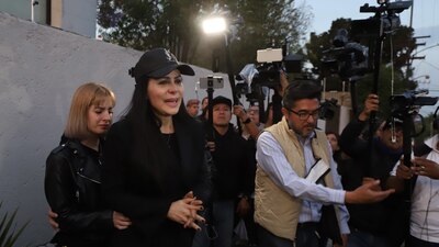 En el funeral de su hijo, Maribel Guardia pidió a los medios entender el momento que vivía la familia