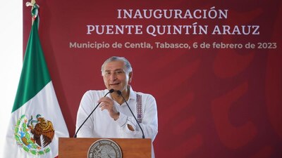 El secretario acudió en representación de AMLO a inaugurar una obra.