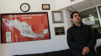 Roberto no tiene amigos ni familiares a quienes contactar pues emigró a EU hace 20 años