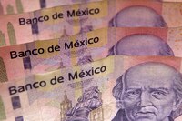 Peso mexicano sufre pequeño ‘resbalón’ frente al dólar este Viernes Santo