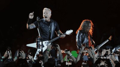 Fueron Kirk Hammett y Robert Trujillo lo encargados de deleitar con esta pieza al público presente