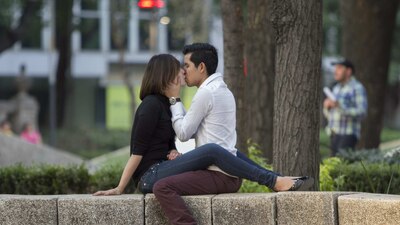 En México la tradición del Día del Amor y la Amistad incluye una salida y dar afecto