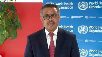 El titular de la OMS señaló que la nueva variante de COVID-19 continúa saturando el sistema de salud