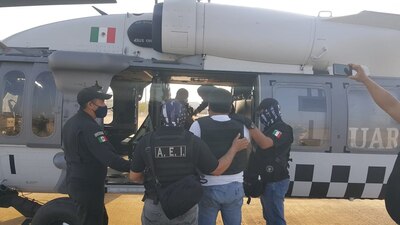 Los presuntos asesinos del periodista portaban chalecos antibalas.