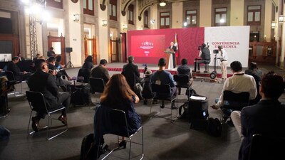 El presidente asegura que el ya está comenzando a levantarse