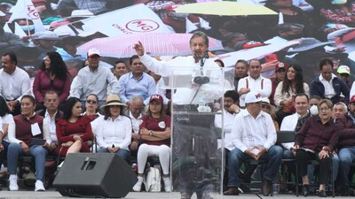 Lamentó que el PRD trabaje con el PRi y el PAN, pues antes eran opositores