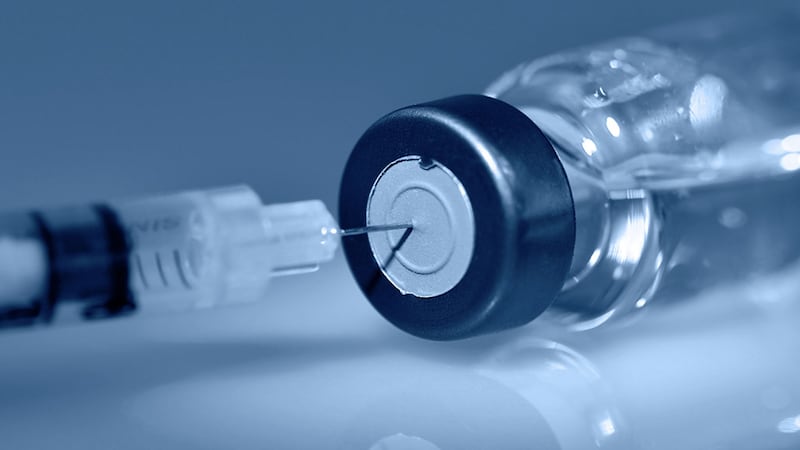 Avanza ley antivacunas en Florida, EU; dejarán de ser obligatorias en 3 meses